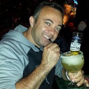 Meet your Posher, Adilson